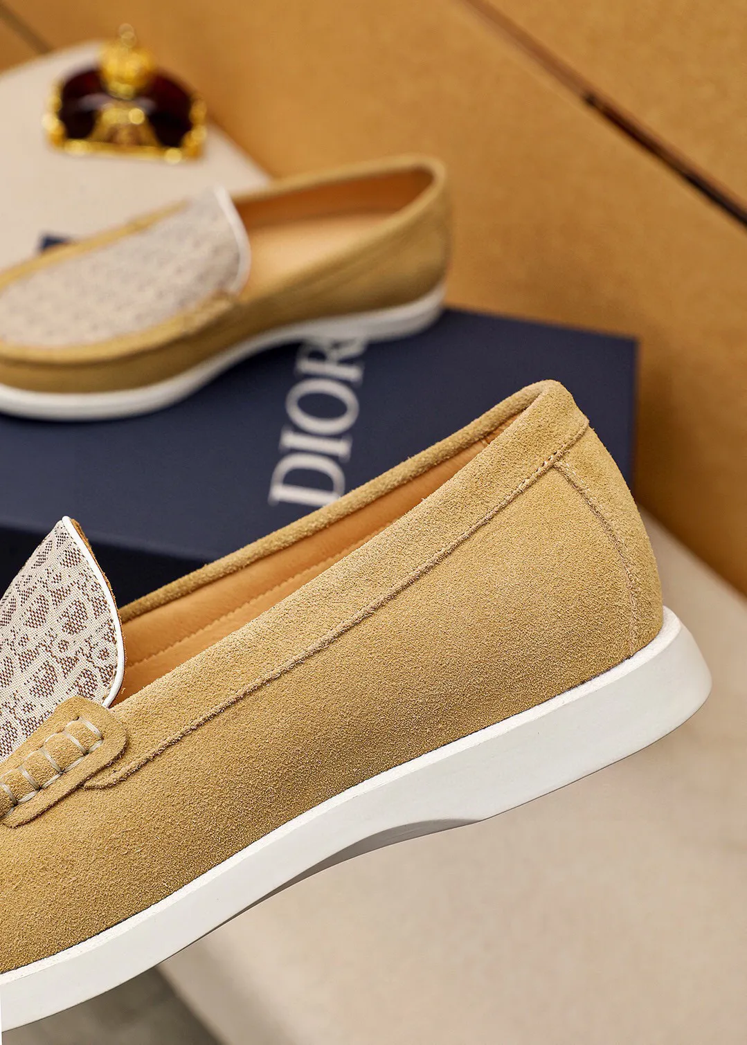 Men's shoes 💰460 💐 Product trademark: Dior "Dior" casual leather shoes Regular size: 38-44 (45.46.47🉑️Customized) Product materials: Selected Italian imported first-layer calfskin upper, imported water-dyed 🐂 cowhide lining. Strong three-dimensional visual effect, rubber outsole Color: 3⃣️colors available